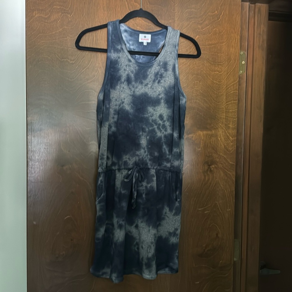Tie waist dress